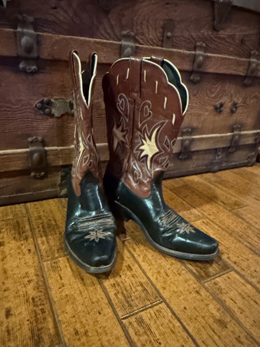 Ariat Two-Tone Western Heeled Boots - Black & Brown